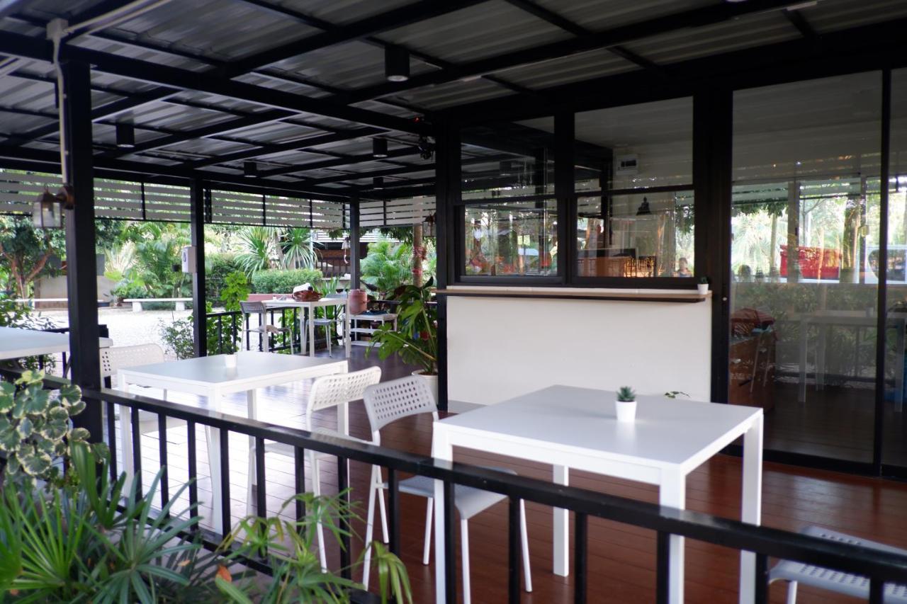 Sameikei Homestay Пхрэ Экстерьер фото